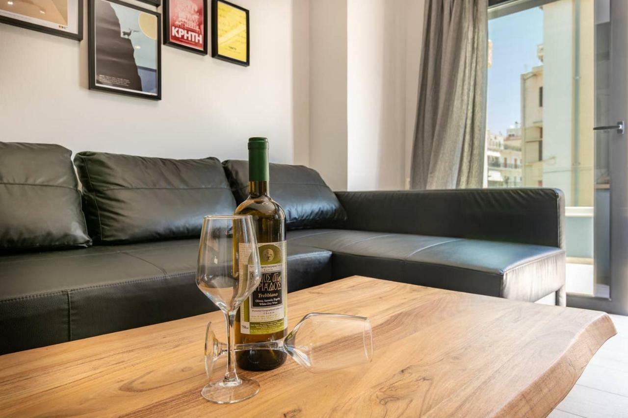 Mos Luxury City Suites - The Loft Hriszí Aktí Haniá Kültér fotó