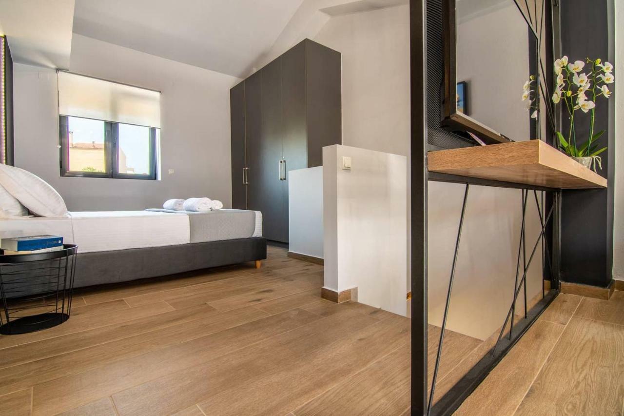 Mos Luxury City Suites - The Loft Hriszí Aktí Haniá Kültér fotó