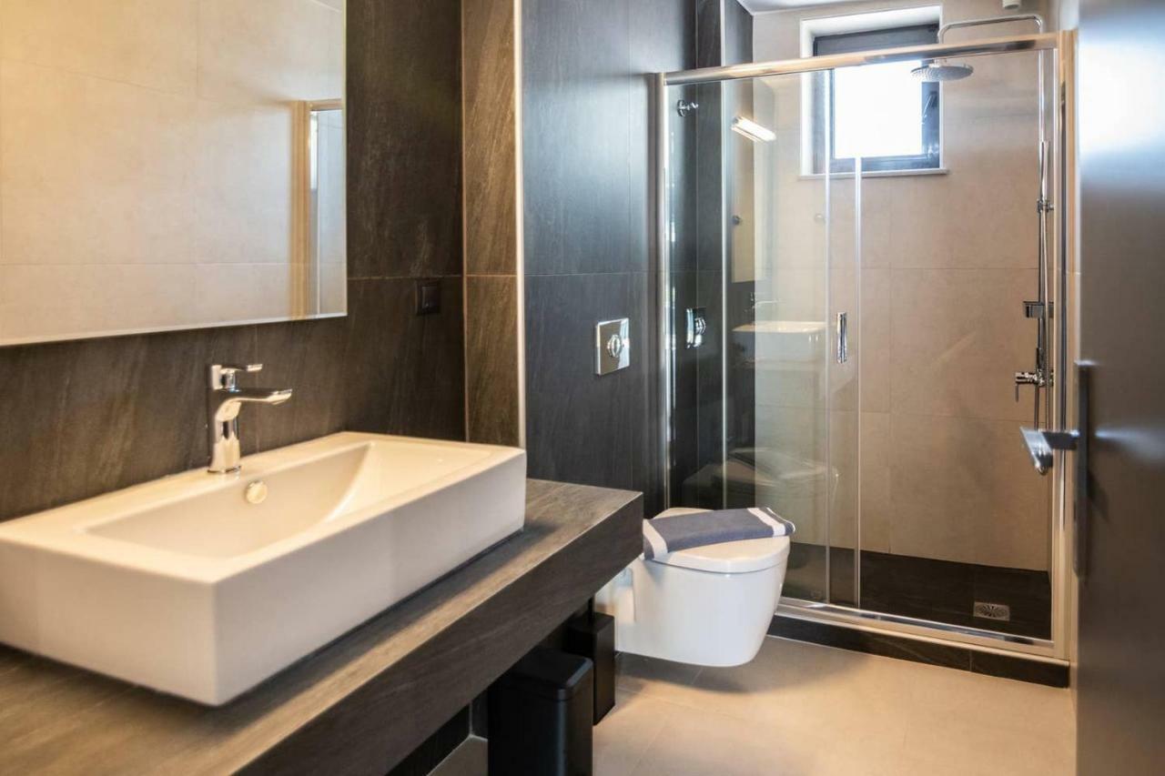 Mos Luxury City Suites - The Loft Hriszí Aktí Haniá Kültér fotó