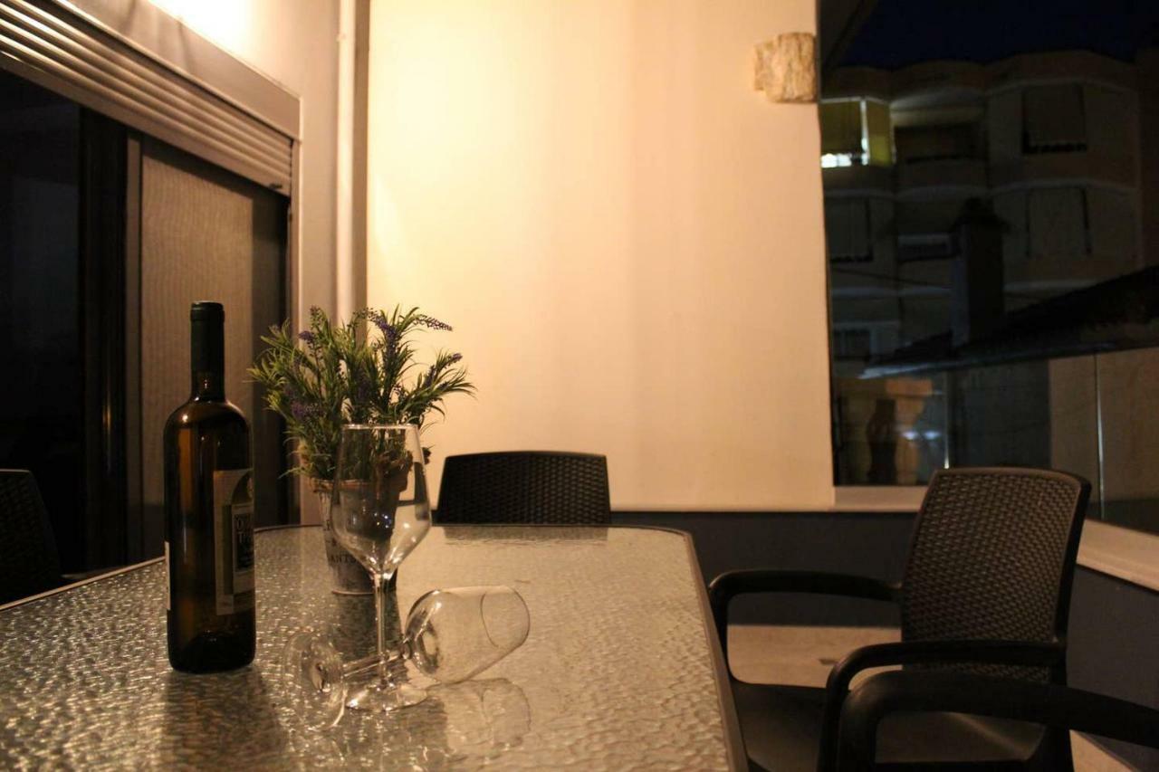 Mos Luxury City Suites - The Loft Hriszí Aktí Haniá Kültér fotó