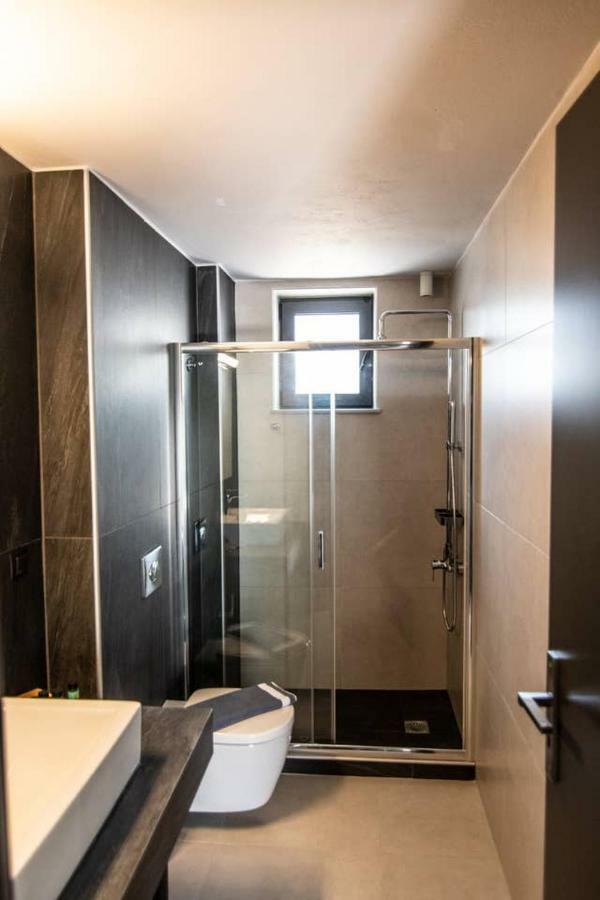 Mos Luxury City Suites - The Loft Hriszí Aktí Haniá Kültér fotó